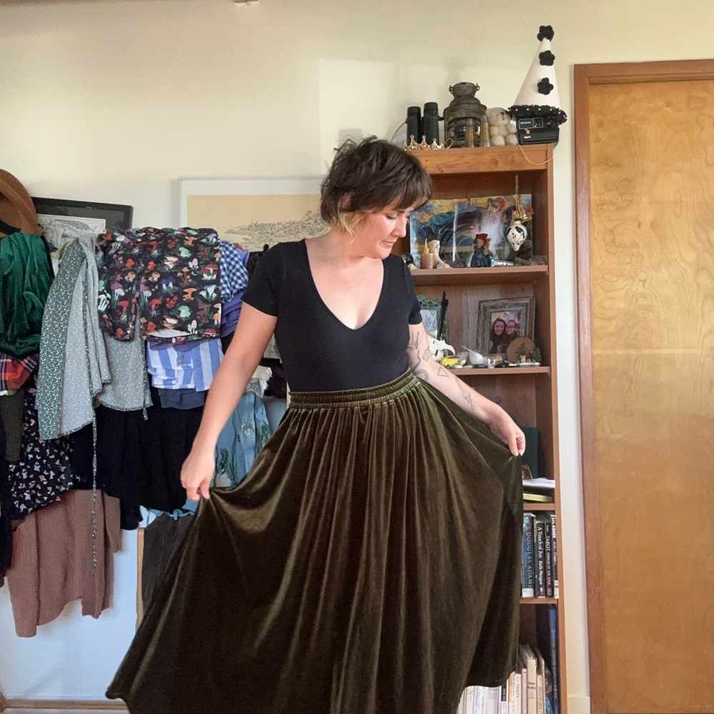 Elegant Olive Green Velvet Maxi Skirt